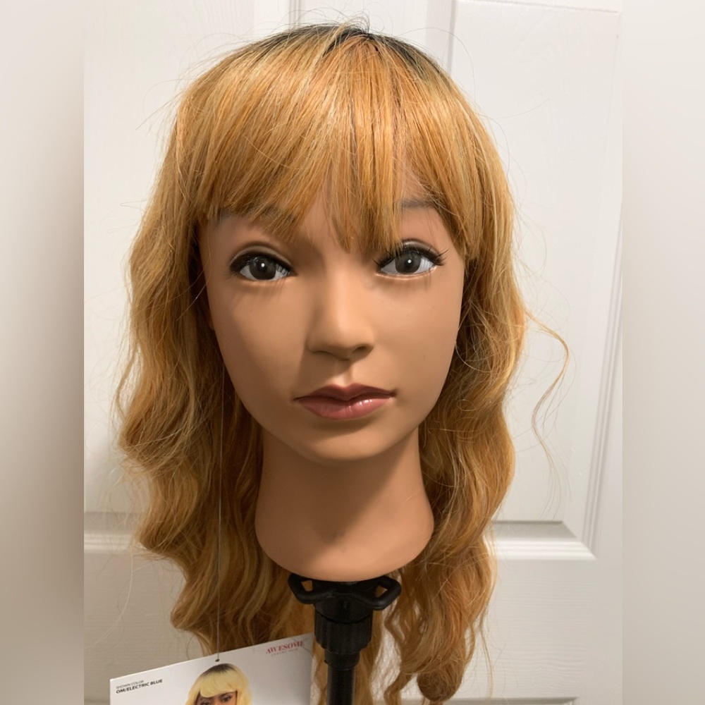 Wig - Picture 4 of 5